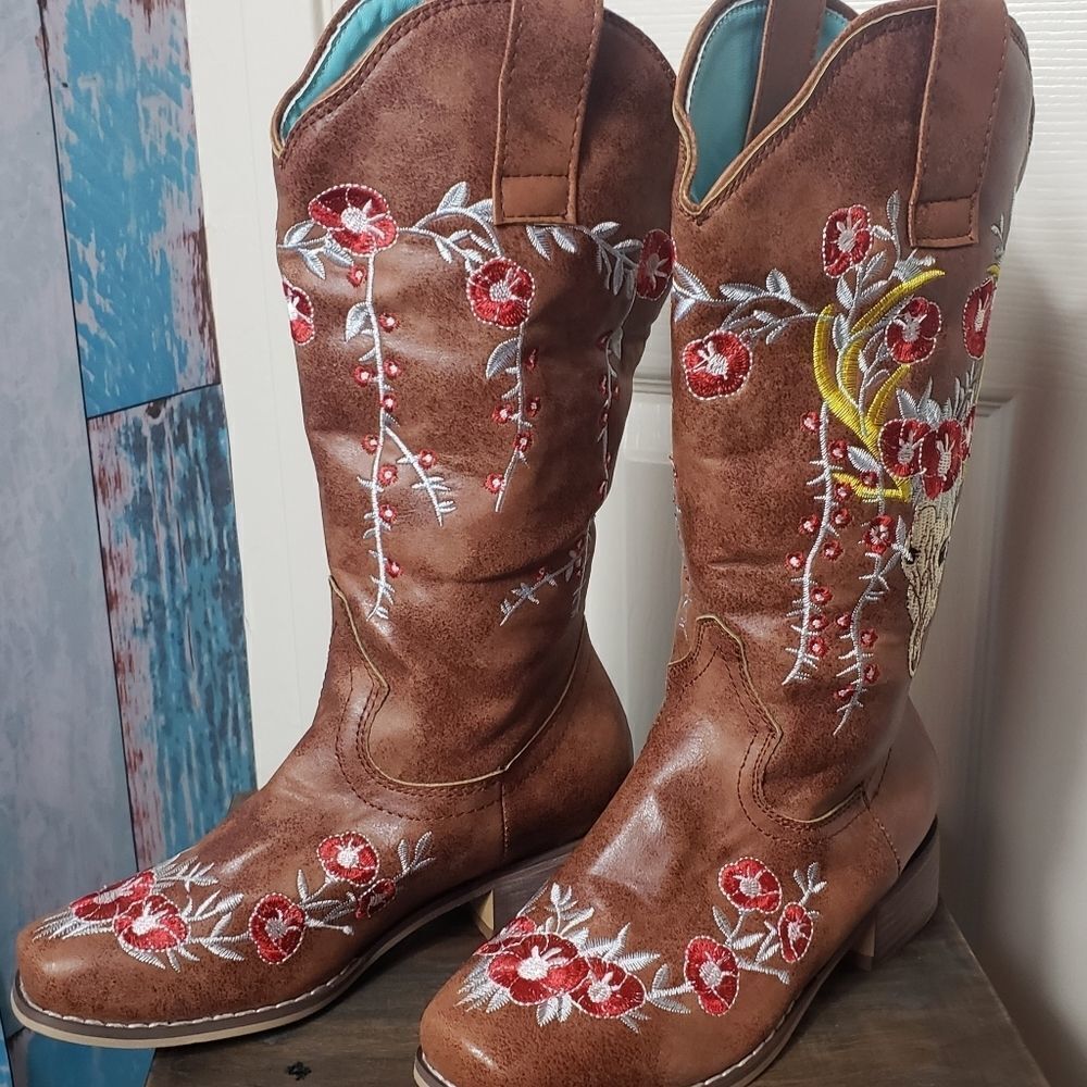 Embroidered boots